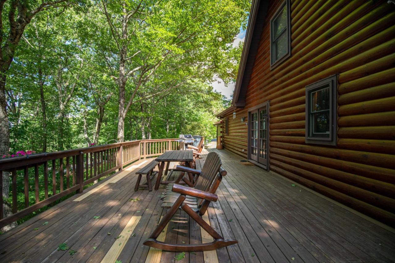 Atop Boone Villa Exterior photo